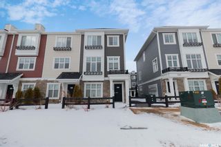 Photo 1: 725 Meadows Boulevard in Saskatoon: Rosewood Residential for sale : MLS®# SK892035
