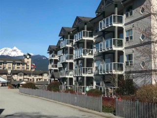 Photo 1: 304 1203 PEMBERTON Avenue in Squamish: Downtown SQ Condo for sale in "EAGLE GROVE" : MLS®# R2589192
