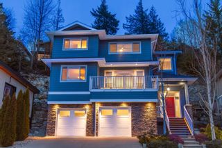 Main Photo: 41150 ROCKRIDGE Place in Squamish: Tantalus House for sale : MLS®# R2861724