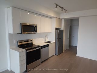 Photo 2: 401 859 The Queensway in Toronto: Stonegate-Queensway Condo for sale (Toronto W07)  : MLS®# W7302408
