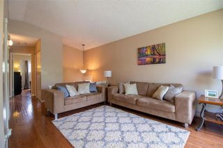 Photo 5: 145 Devonshire Drive in Winnipeg: Lakeside Meadows Residential for sale (3K)  : MLS®# 202213723