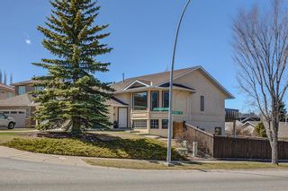 Photo 2: 303 EDGEBROOK GARDENS Gardens NW in Calgary: Edgemont Detached for sale : MLS®# A1252886