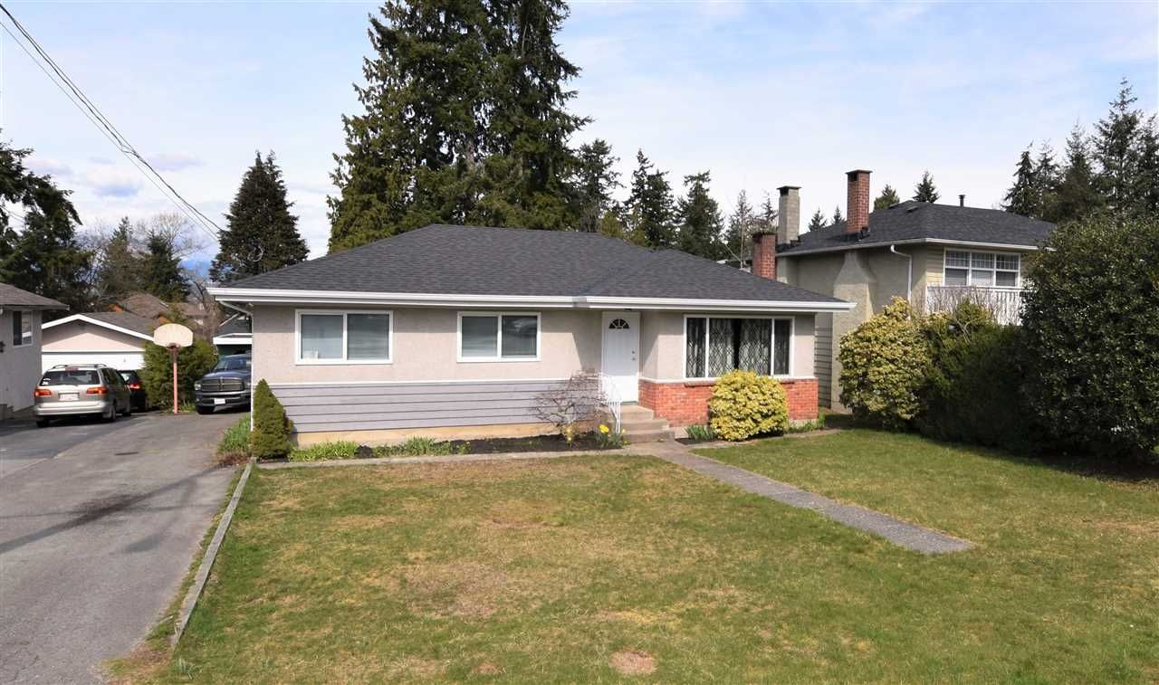 Main Photo: 11729 97A Avenue in Surrey: Royal Heights House for sale in "Royal Heights" (North Surrey)  : MLS®# R2253231