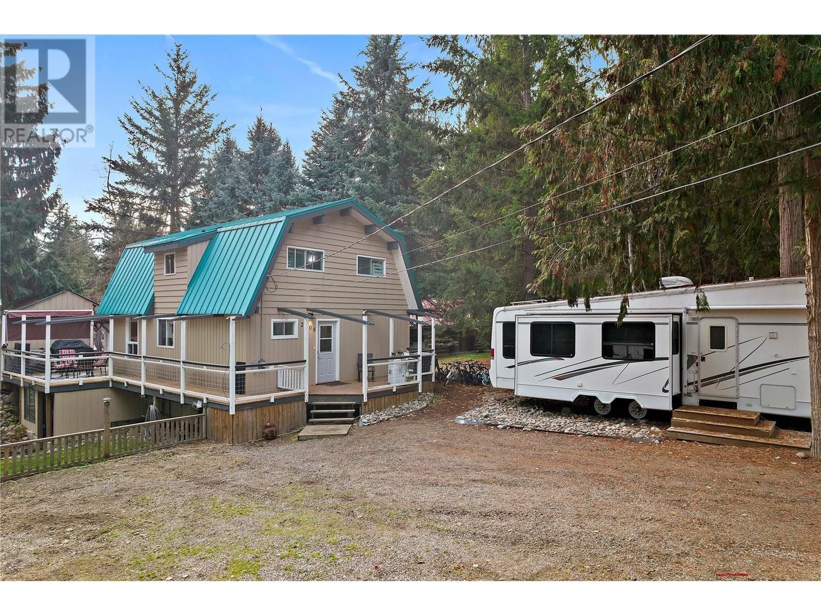 Main Photo: 2408 Hillen Crescent in Magna Bay: House for sale : MLS®# 10300341
