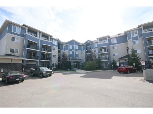 Main Photo: 206 120 COUNTRY VILLAGE Circle NE in Calgary: Country Hills Village Condo for sale : MLS®# C4043750