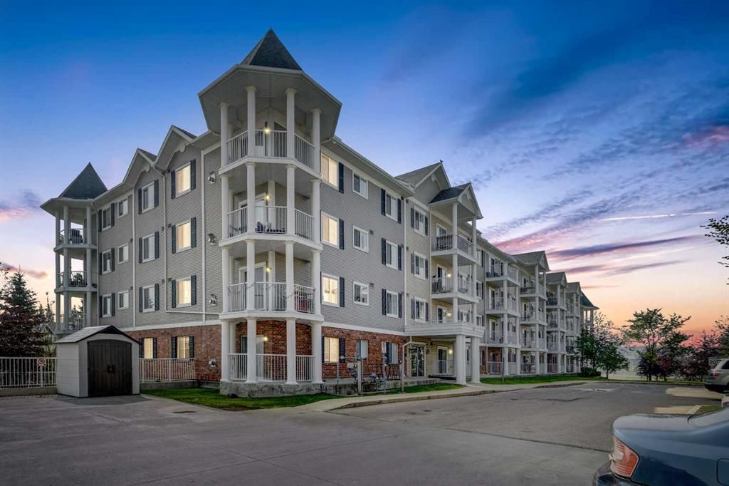 Main Photo: 2113 43 Country Village Lane NE in Calgary: Country Hills Village Apartment for sale : MLS®# A2084498