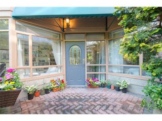 Photo 2: 102 15111 RUSSELL Avenue: White Rock Condo for sale in "Pacific Terrace" (South Surrey White Rock)  : MLS®# F1413147