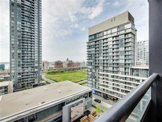 Photo 3: 1106 25 Telegram Mews in Toronto: Waterfront Communities C1 Condo for sale (Toronto C01)  : MLS®# C3215085
