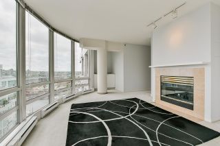 Photo 10: 2002 1500 HORNBY Street in Vancouver: Yaletown Condo for sale in "888 BEACH" (Vancouver West)  : MLS®# R2461920