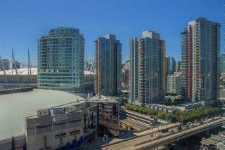 Photo 4: 2202 688 ABBOTT Street in Vancouver: Downtown VW Condo for sale in "FIRENZE" (Vancouver West)  : MLS®# R2191595
