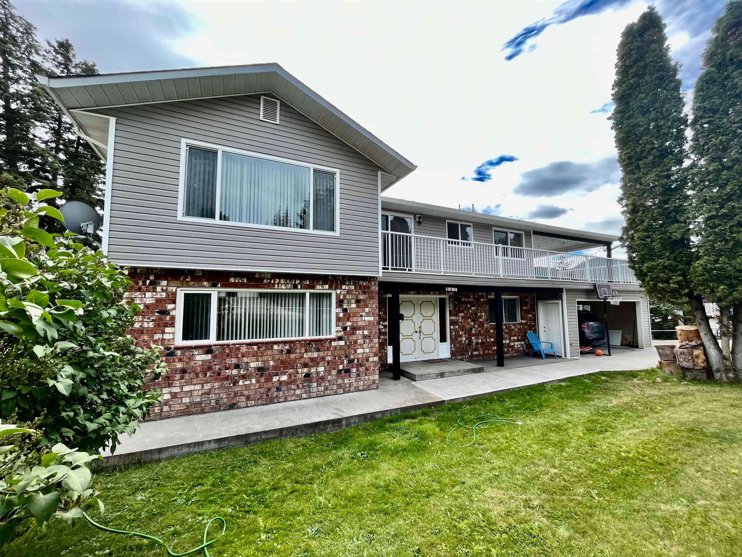 Main Photo: 965 BOUNDARY Street in Williams Lake: Williams Lake - City House for sale : MLS®# R2710213