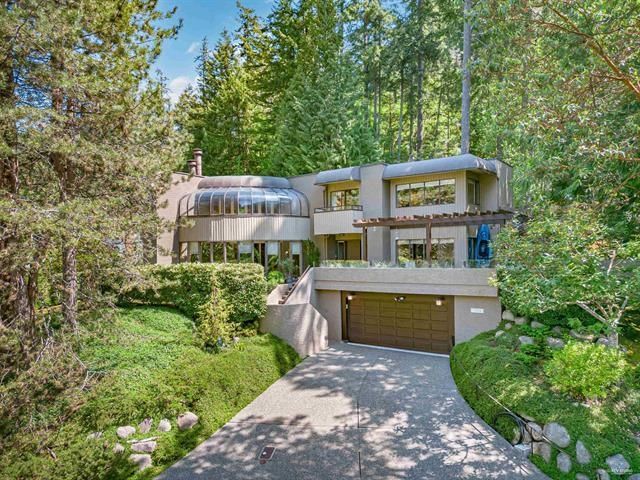 Main Photo: 5703 WESTPORT Wynd in West Vancouver: Eagle Harbour House for sale : MLS®# R2831090