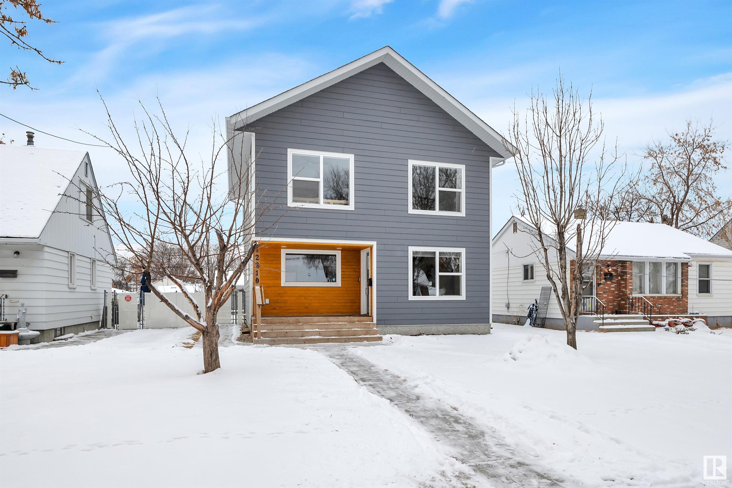 Main Photo: 12210 105 Street in Edmonton: Zone 08 House for sale : MLS®# E4372424