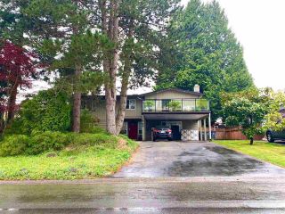 Main Photo: 1765 145 Street in Surrey: Sunnyside Park Surrey House for sale (South Surrey White Rock)  : MLS®# R2572135