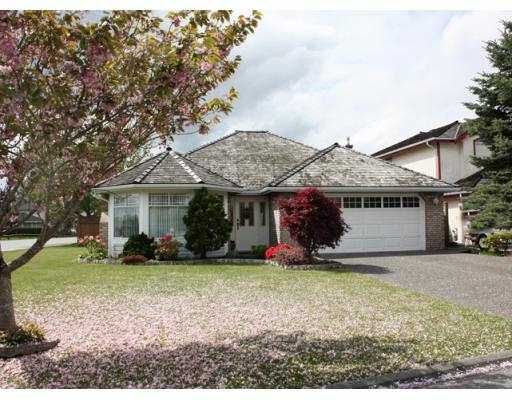 Main Photo: 5017 CRESCENT Place in Ladner: Holly House for sale in "CRESCENT ESTATES" : MLS®# V767445