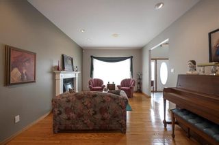Photo 4: 129 Hopwood Drive in Winnipeg: Tuxedo Residential for sale (1E)  : MLS®# 202303931
