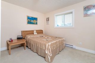 Photo 28: 1 2559 Cook St in Victoria: Vi Oaklands Half Duplex for sale : MLS®# 936819