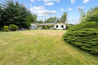 Photo 3: 2241 Seabank Rd in Courtenay: CV Courtenay North House for sale (Comox Valley)  : MLS®# 922070