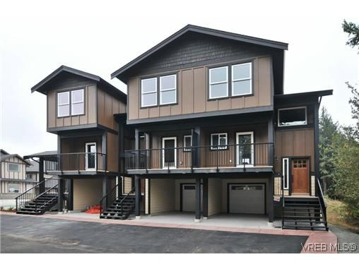 Main Photo: 103 982 Rattanwood Pl in VICTORIA: La Happy Valley Row/Townhouse for sale (Langford)  : MLS®# 635443