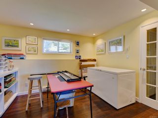 Photo 15: 2310 Tanner Rd in Central Saanich: CS Tanner House for sale : MLS®# 937567