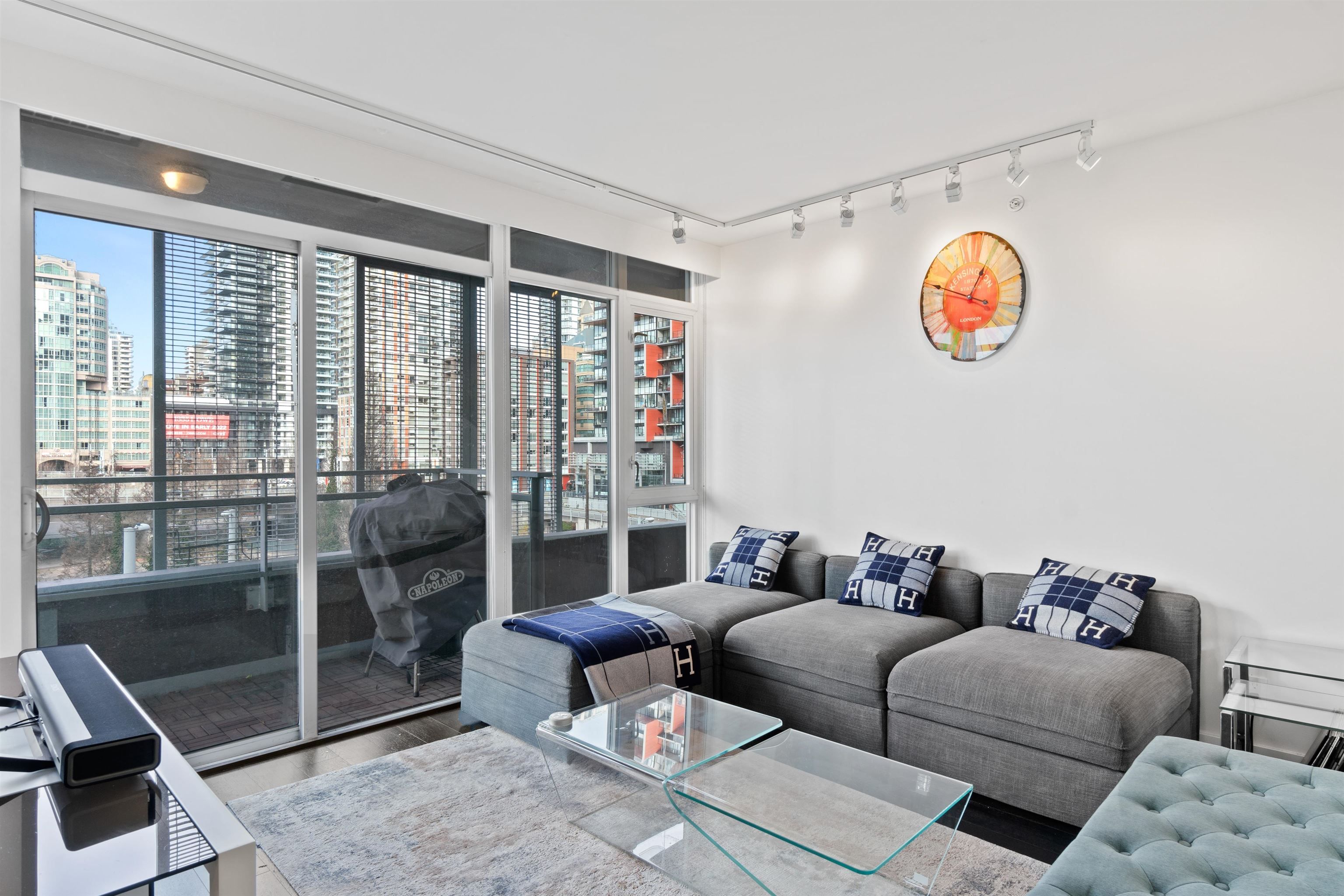 Main Photo: 701 1372 SEYMOUR Street in Vancouver: Downtown VW Condo for sale in "The Mark" (Vancouver West)  : MLS®# R2780477