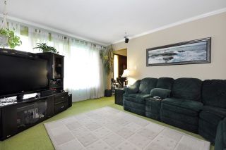 Photo 3: 2298 IMPERIAL Street in Abbotsford: Abbotsford West House for sale : MLS®# R2043924