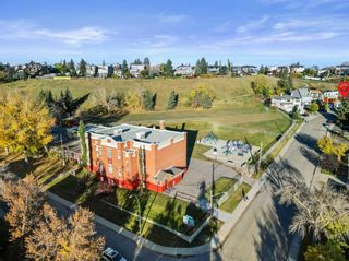 Photo 9: 220 12A Street NE in Calgary: Bridgeland/Riverside Detached for sale : MLS®# A2131060