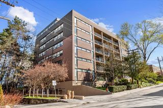 Photo 11: 405 60 Montclair Avenue in Toronto: Forest Hill South Condo for sale (Toronto C03)  : MLS®# C8266818