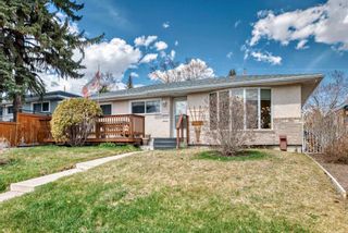 Main Photo: 432 71 Avenue SE in Calgary: Fairview Detached for sale : MLS®# A2128101