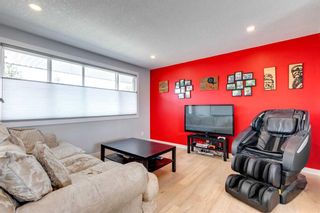 Photo 6: 9944 Warren Road SE in Calgary: Willow Park Detached for sale : MLS®# A2127534