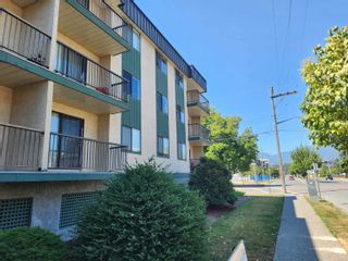 Photo 1: 211 45744 SPADINA Avenue in Chilliwack: Chilliwack Downtown Condo for sale in "APPLEWOOD COURT" : MLS®# R2806957