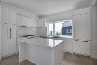 Photo 10: 216 649 E 3RD Street in North Vancouver: Lower Lonsdale Townhouse for sale in "The Morrison" : MLS®# R2714737