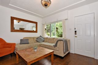 Photo 3: 3562 E GEORGIA Street in Vancouver: Renfrew VE House for sale (Vancouver East)  : MLS®# R2398131