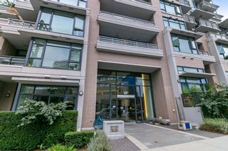 Photo 1: 706 2788 PRINCE EDWARD Street in Vancouver: Mount Pleasant VE Condo for sale in "UPTOWN BY CONCORD" (Vancouver East)  : MLS®# R2300418