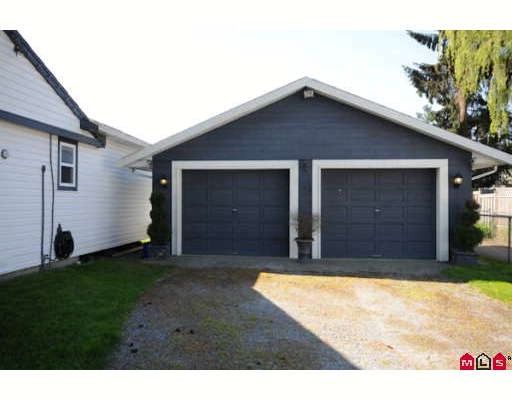 Photo 10: Photos: 16086 92ND Avenue in Surrey: Fleetwood Tynehead House for sale in "MAPLE GREEN" : MLS®# F2909651