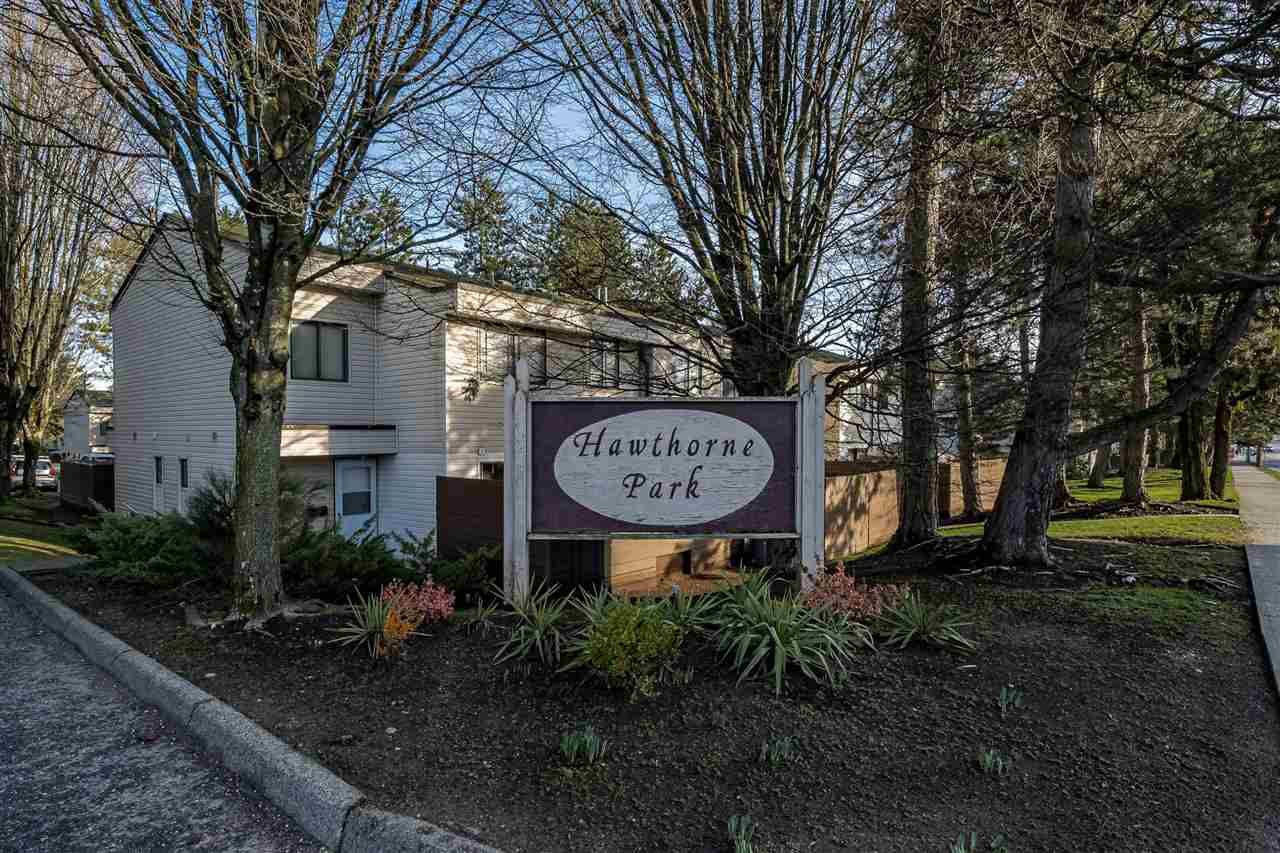 Main Photo: 119 14159 104 Avenue in Surrey: Whalley Townhouse for sale in "HAWTHORNE PARK" (North Surrey)  : MLS®# R2476672
