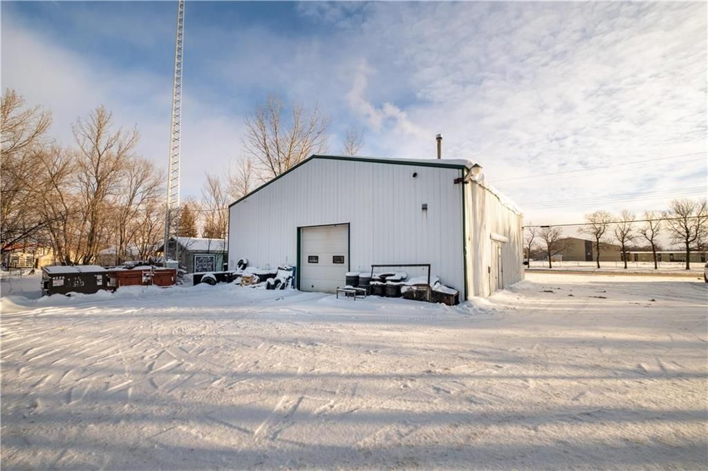 Main Photo: 25 Main Street in New Bothwell: Industrial / Commercial / Investment for sale (R16)  : MLS®# 202228649
