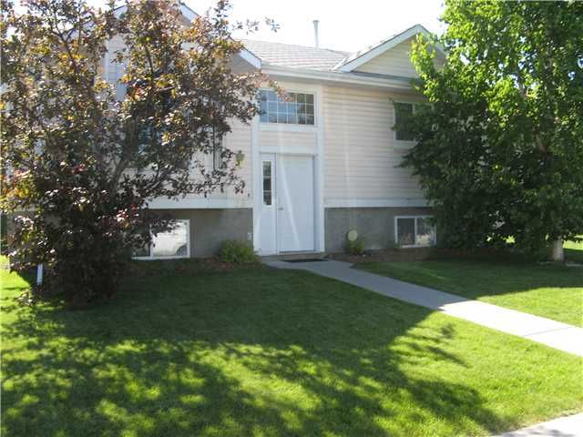 Main Photo: 22 WEST MURPHY Place: Cochrane Residential Detached Single Family for sale : MLS®# C3577692