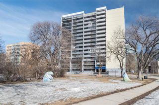 Main Photo: 1601 15 Kennedy Street in Winnipeg: Downtown Condominium for sale (9A)  : MLS®# 202405741