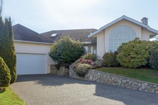 Photo 1: 2329 Hollyhill Pl in Saanich: SE Arbutus House for sale (Saanich East)  : MLS®# 895474