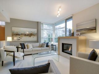 Photo 3: 113 6018 IONA Drive in Vancouver: University VW Townhouse for sale in "Argyll House West" (Vancouver West)  : MLS®# R2146501