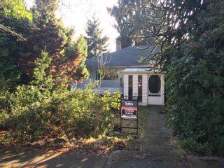 Photo 2: 2966 E 8TH Avenue in Vancouver: Renfrew VE House for sale (Vancouver East)  : MLS®# R2835359