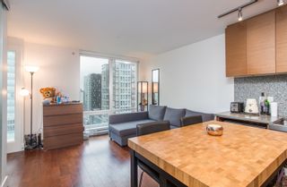 Photo 10: 1502 565 SMITHE Street in Vancouver: Downtown VW Condo for sale in "Vita" (Vancouver West)  : MLS®# R2435057
