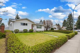 Photo 3: 40 Brown Crescent NW in Calgary: Brentwood Detached for sale : MLS®# A2129814
