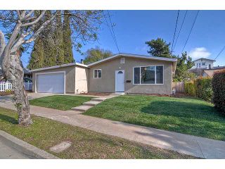 Photo 2: SAN CARLOS House for sale : 3 bedrooms : 7055 Renkrib Avenue in San Diego