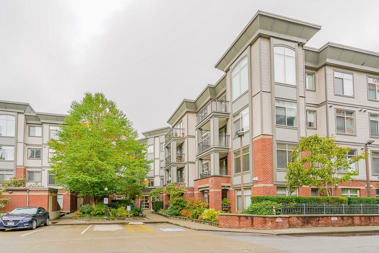 Main Photo: 201 10499 UNIVERSITY Drive in Surrey: Whalley Condo for sale in "D'cor" (North Surrey)  : MLS®# R2620131