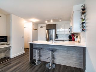Photo 9: 507 2525 CLARKE Street in Port Moody: Port Moody Centre Condo for sale in "THE STRAND" : MLS®# R2493487