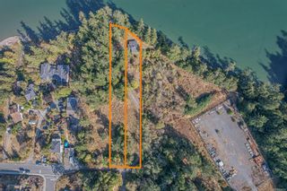 Photo 1: 200 Hart Rd in View Royal: VR Six Mile Land for sale : MLS®# 917050