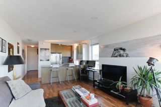 Photo 8: 702 250 E 6TH Avenue in Vancouver: Mount Pleasant VE Condo for sale in "DISTRICT" (Vancouver East)  : MLS®# R2075112