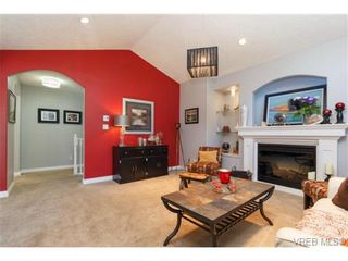 Photo 3: 973 Jenkins Ave in VICTORIA: La Langford Proper House for sale (Langford)  : MLS®# 730721